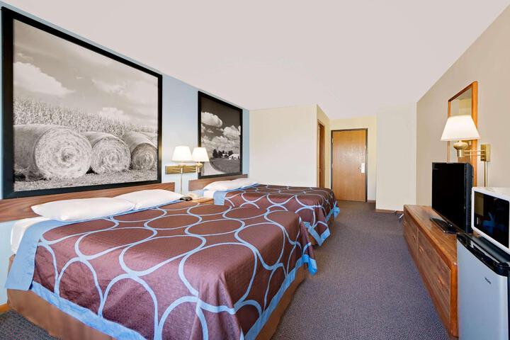 2 Double Beds (1 of 7)