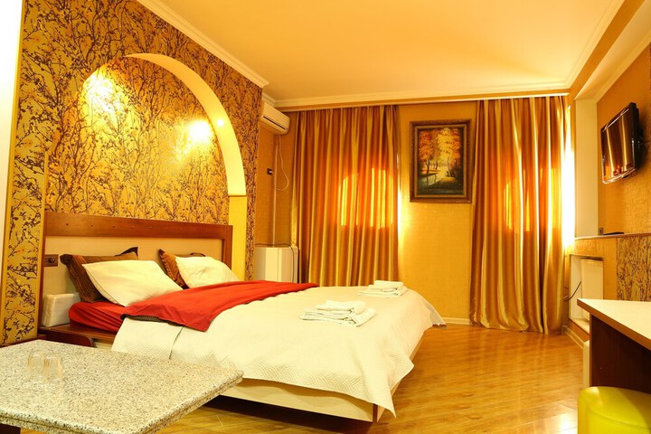 Room 9 of 110