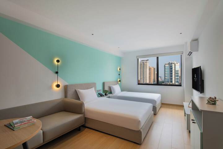 Room 13 of 48