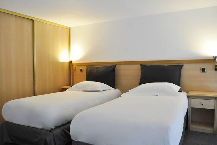 Room 14 of 155