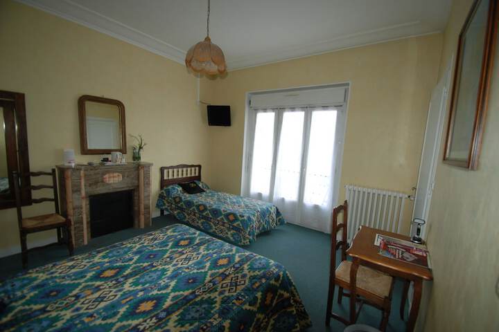 Room 8 of 20