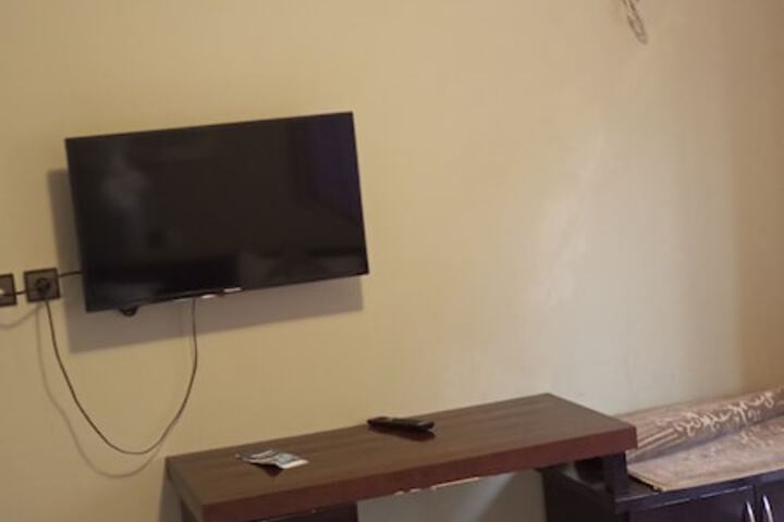 Room 10 of 34