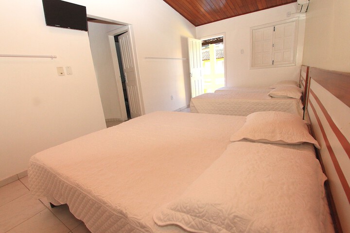 Room 9 of 50