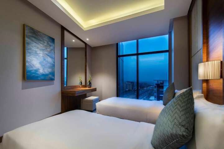 Room 5 of 25