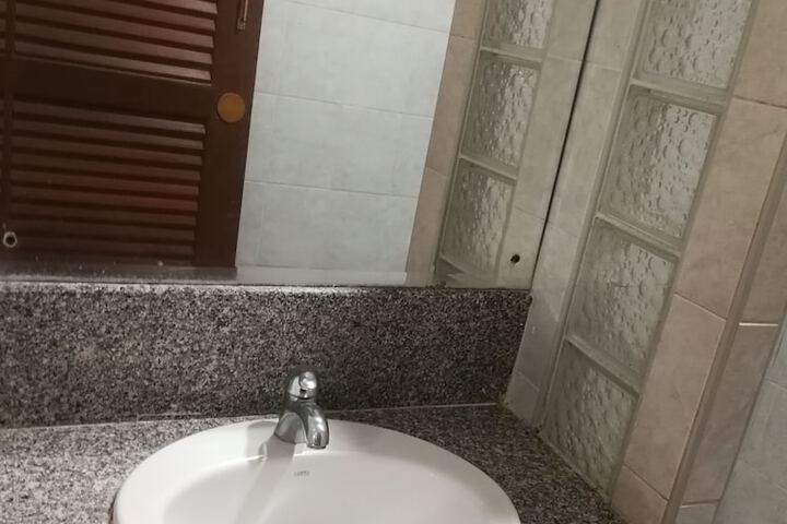 Room 18 of 26