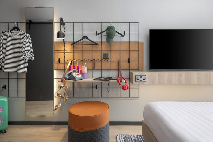 Room 11 of 67