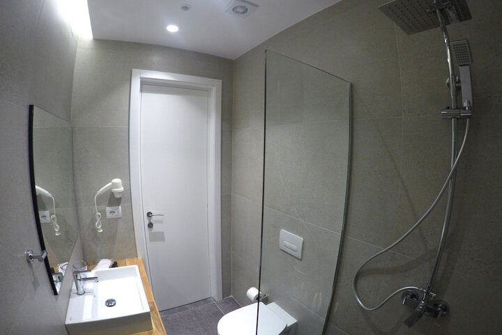 Room 79 of 94