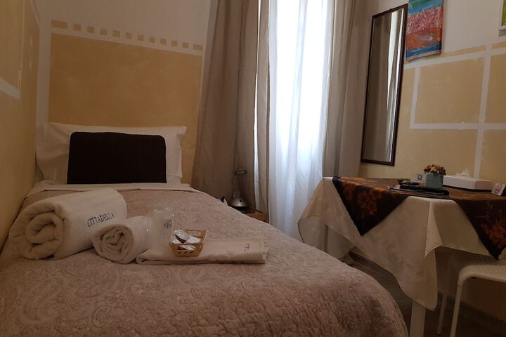 Room 3 of 38