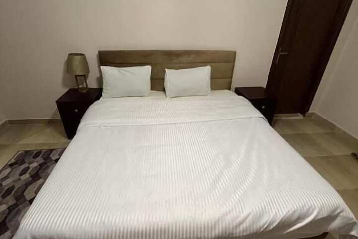 Room 2 of 38