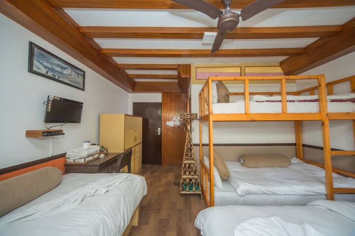 Room 22 of 99