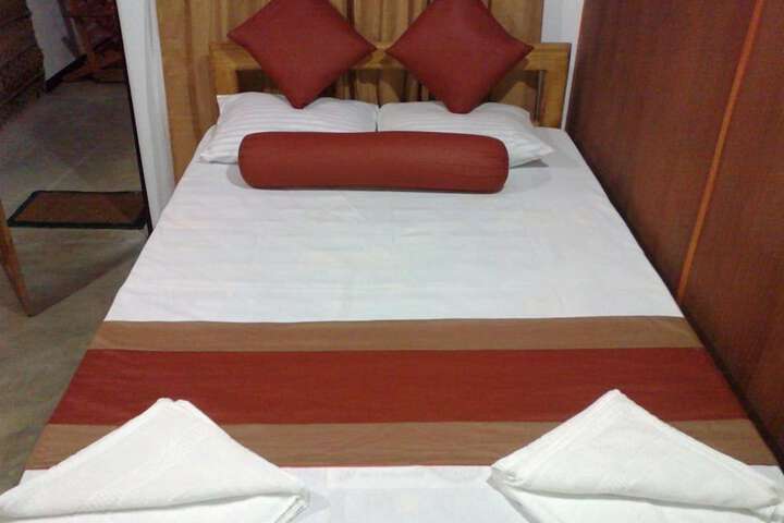 Room 12 of 40