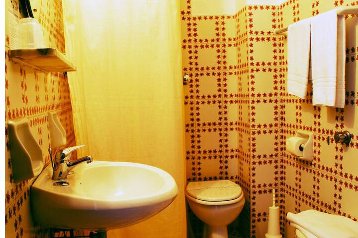 Room 16 of 39