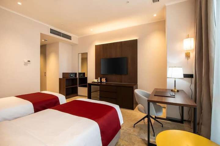 Room 20 of 93