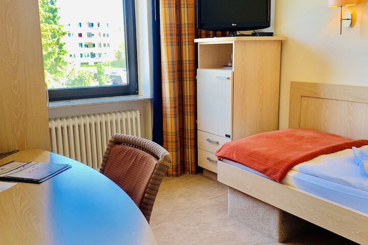 Room 9 of 49