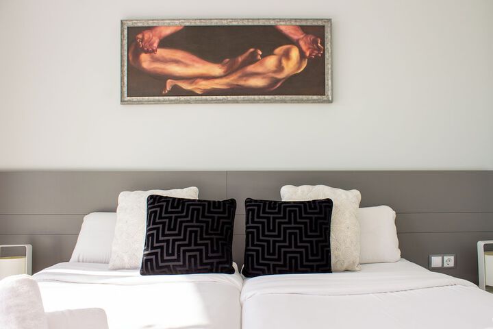 Room 27 of 133