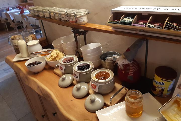 Breakfast/Coffee Service 135 of 172