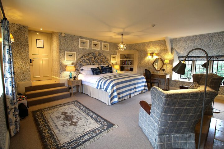 Room 12 of 62