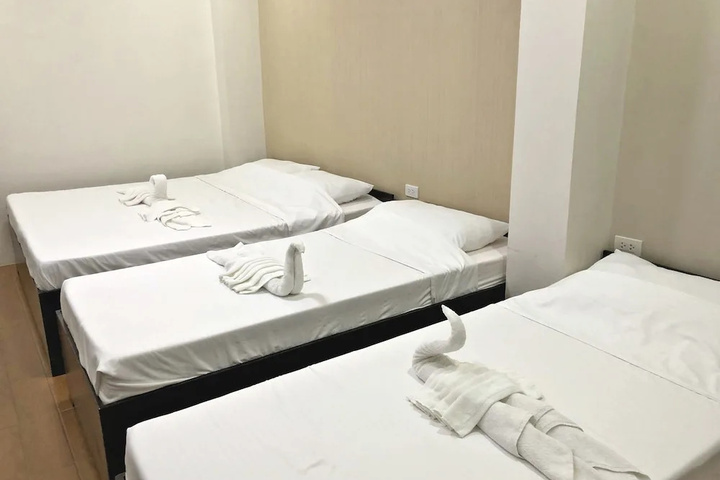 Room 5 of 13