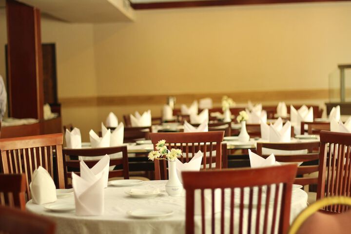 Dining 37 of 51