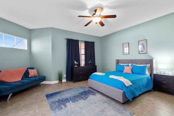 Room 2 of 44