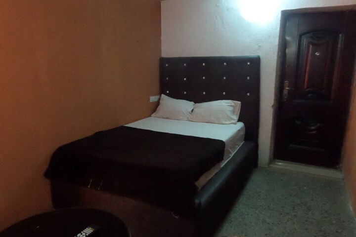 Room 2 of 9