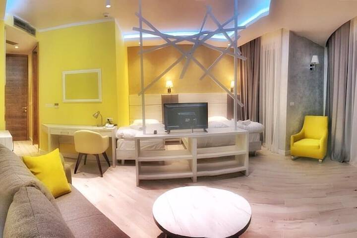 Room 16 of 49
