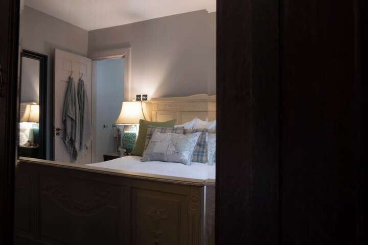Room 45 of 102