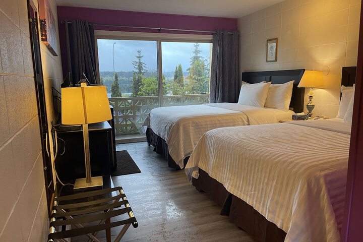Room 32 of 61