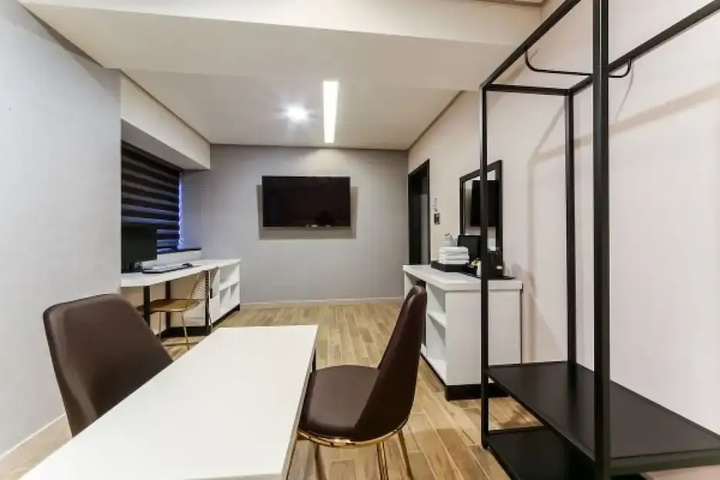 Room 3 of 22