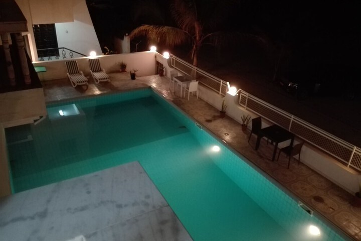 Pool 38 of 53