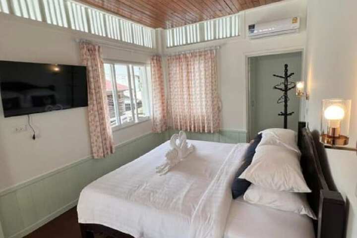 Room 15 of 41