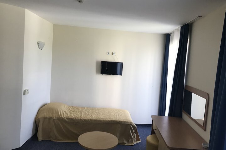 Room 5 of 85