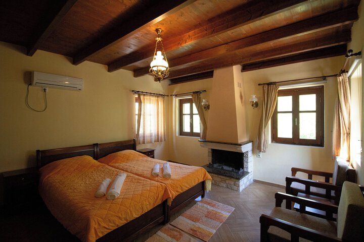 Room 34 of 206