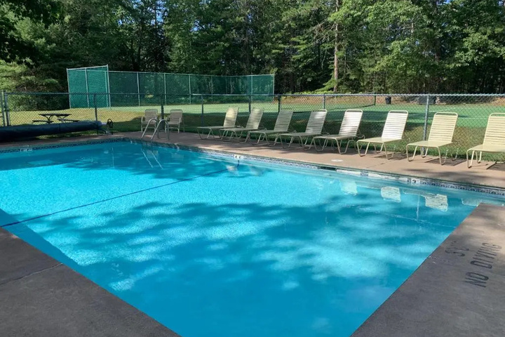Pool 10 of 23