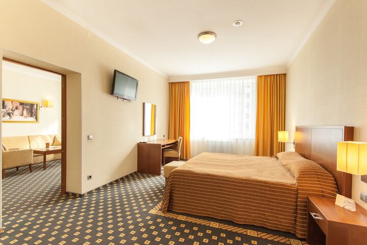 Room 6 of 56