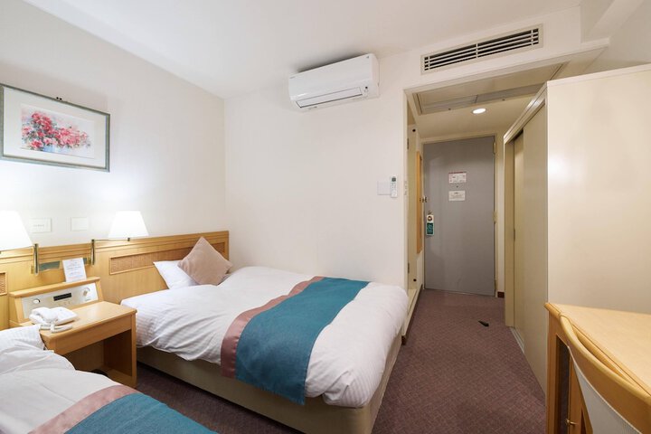 Room 44 of 74