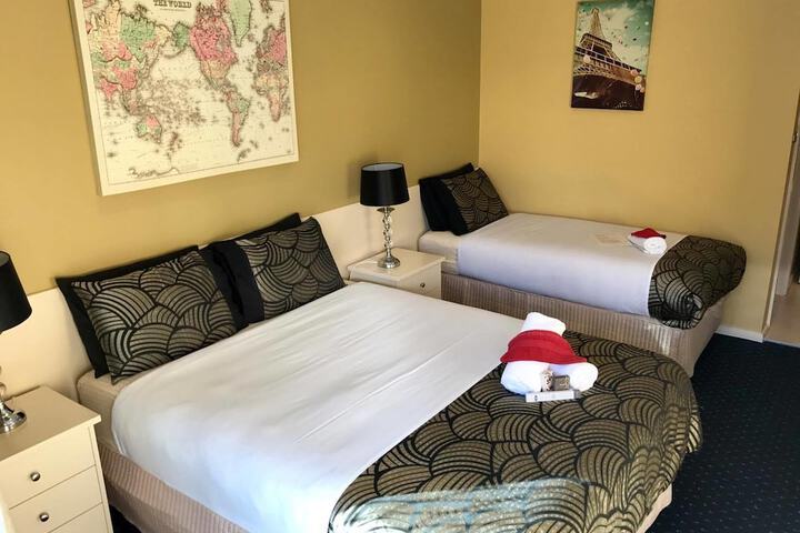 Room 6 of 38