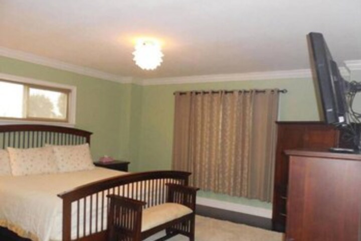 Room 5 of 5
