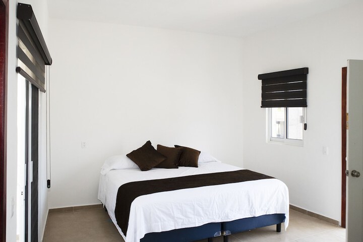 Room 4 of 20
