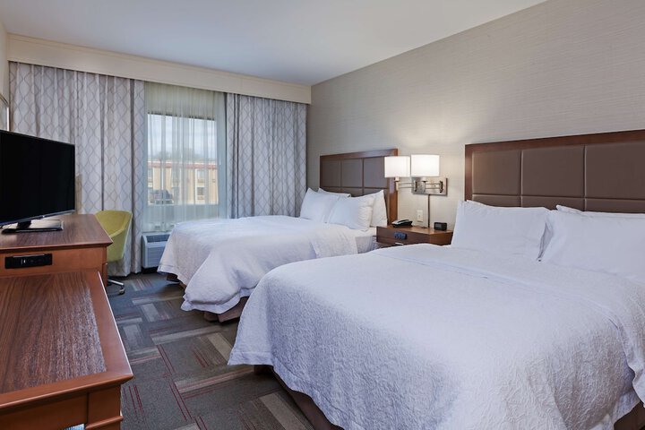 2 Queen Beds Hearing Accessible (9 of 9)