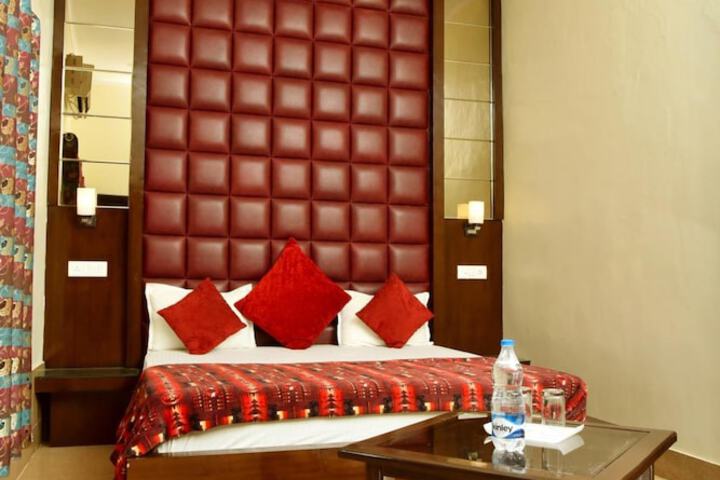 Room 14 of 90