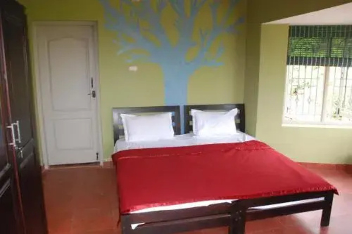 Room 2 of 9