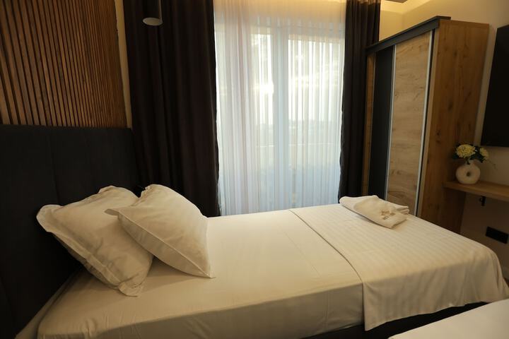 Room 21 of 42
