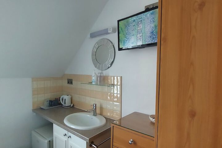 Room 8 of 49