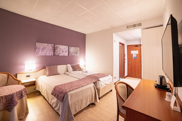 Room 21 of 60
