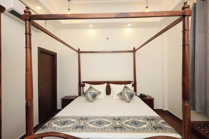 Room 14 of 49