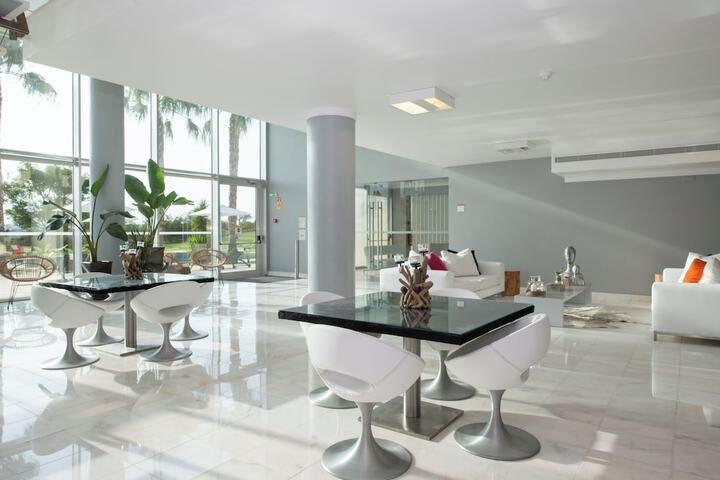 Guest Lobby