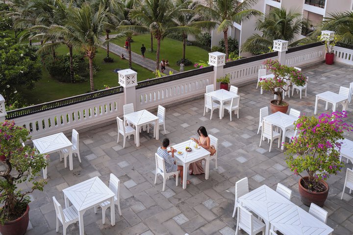 Dining 114 of 165