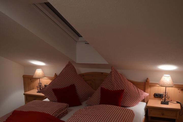 Room 6 of 48