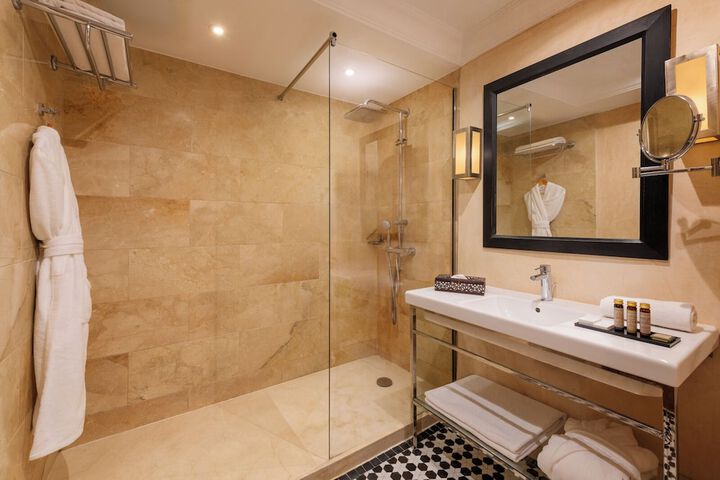 Clean Restrooms